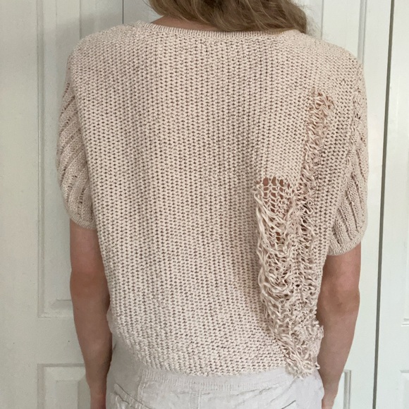 Super cute comfy knit distressed GAP top - Picture 3 of 6